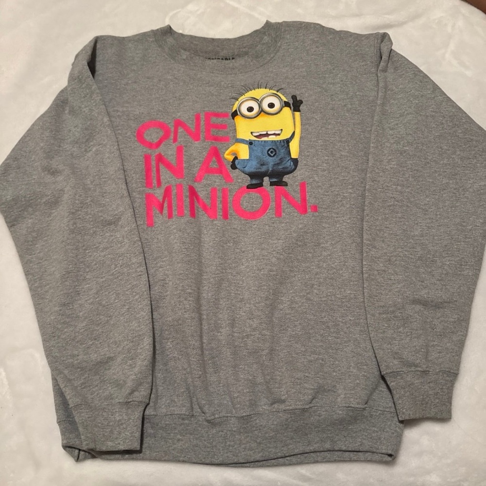 Universal Gray Minion Graphic Men's Crewneck Sweater
